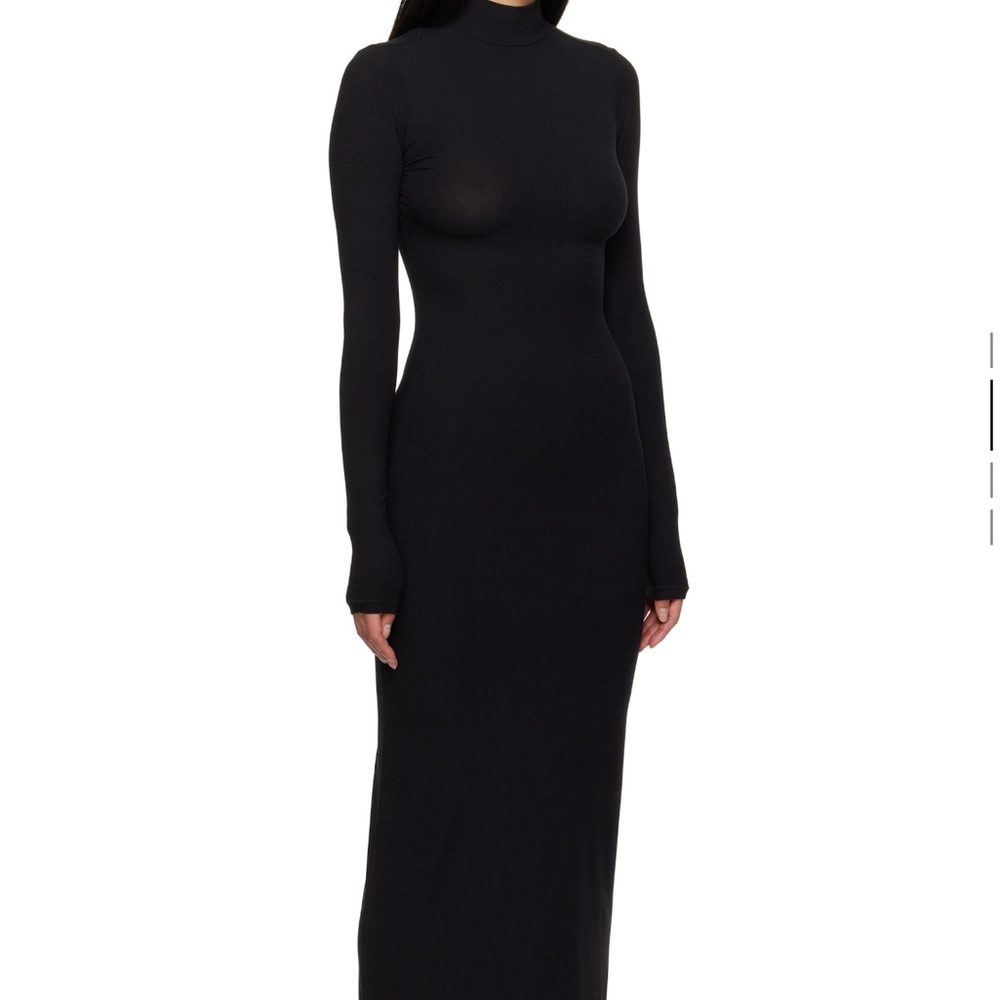 SKIMS 
Long Sleeve Full-Length Turtleneck Dress (Soft lounge collection) - Picture 4 of 7